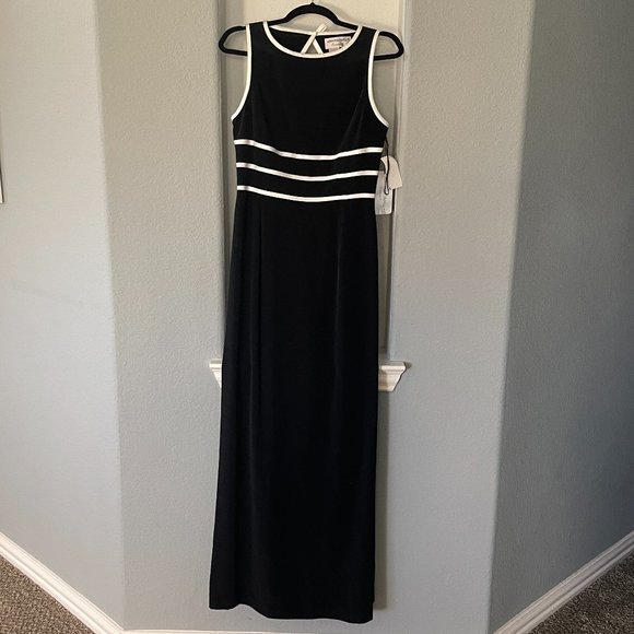 Adrianna Papell Dresses & Skirts - ADRIANNA PAPELL Evening Black White Formal, Sleeveless Maxi Dress - Size 12